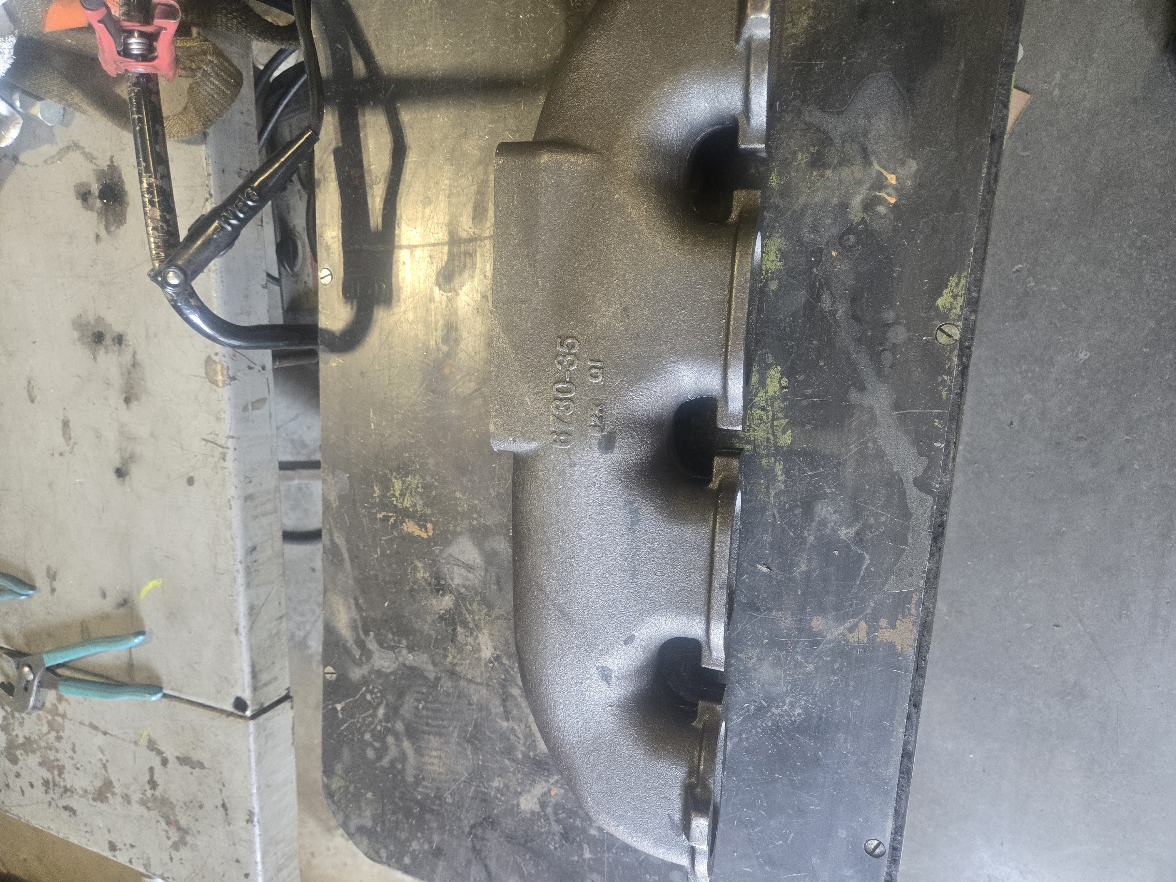 exhaust manifold